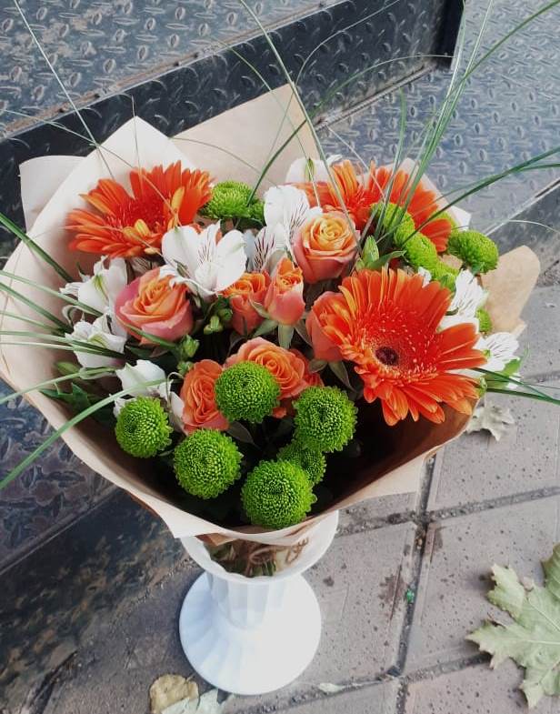 Букет цветов из: Герберы, Хризантемы, Альстромерии и Розы в Кемь