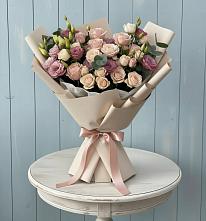 Букет цветов из:  Розы и Лизиантусы в Кемь