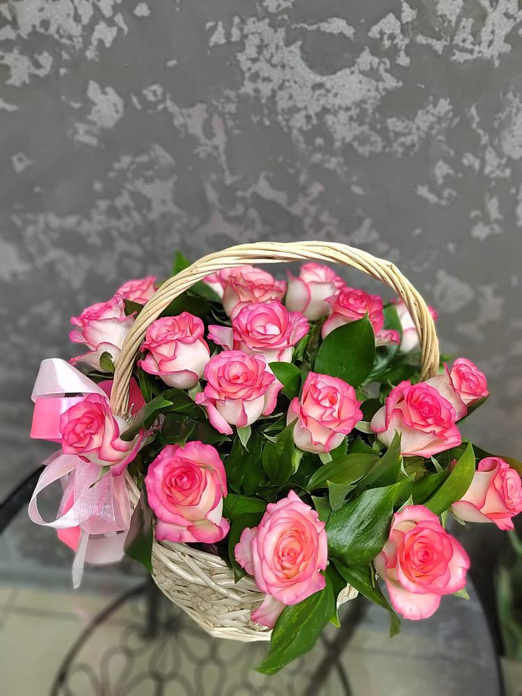 Цветочная композиция из Розы в корзине в Кемь