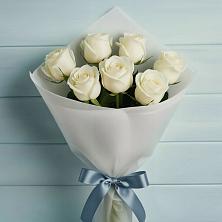 Букет 7 Белых роз Эдлесс Лав в Кемь