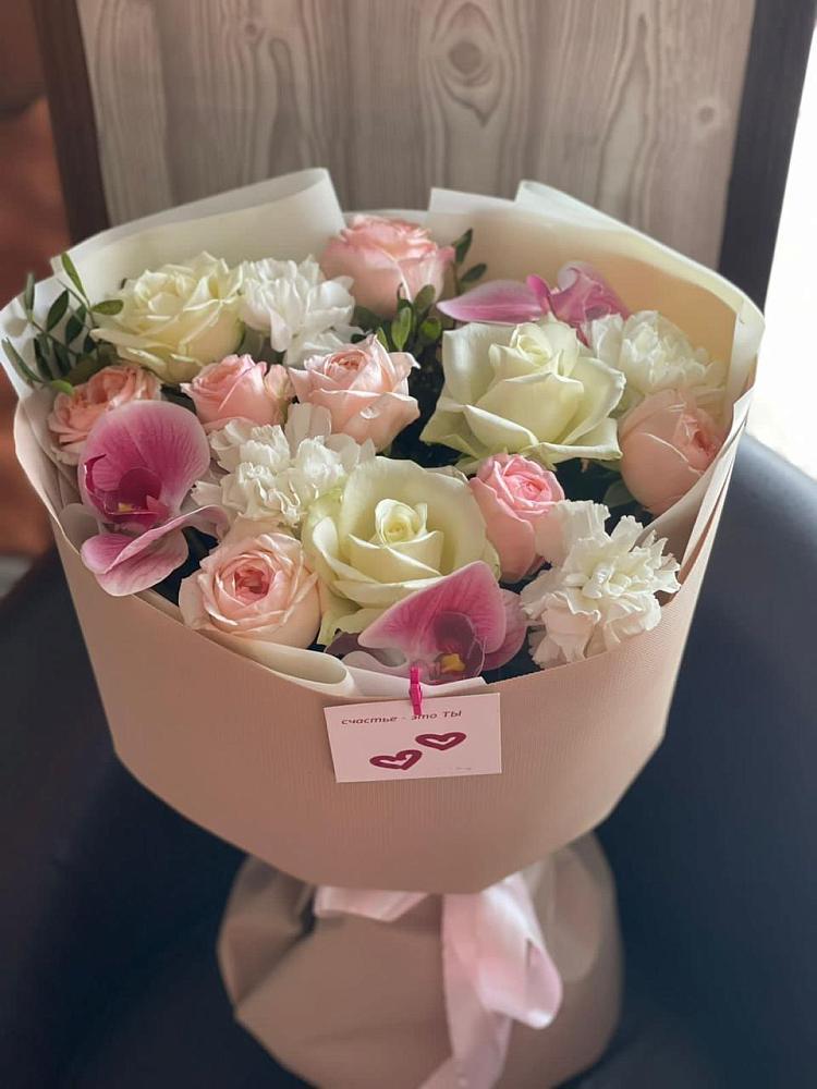 Букет цветов из: Орхидеи, Розы и Гвоздики в Кемь