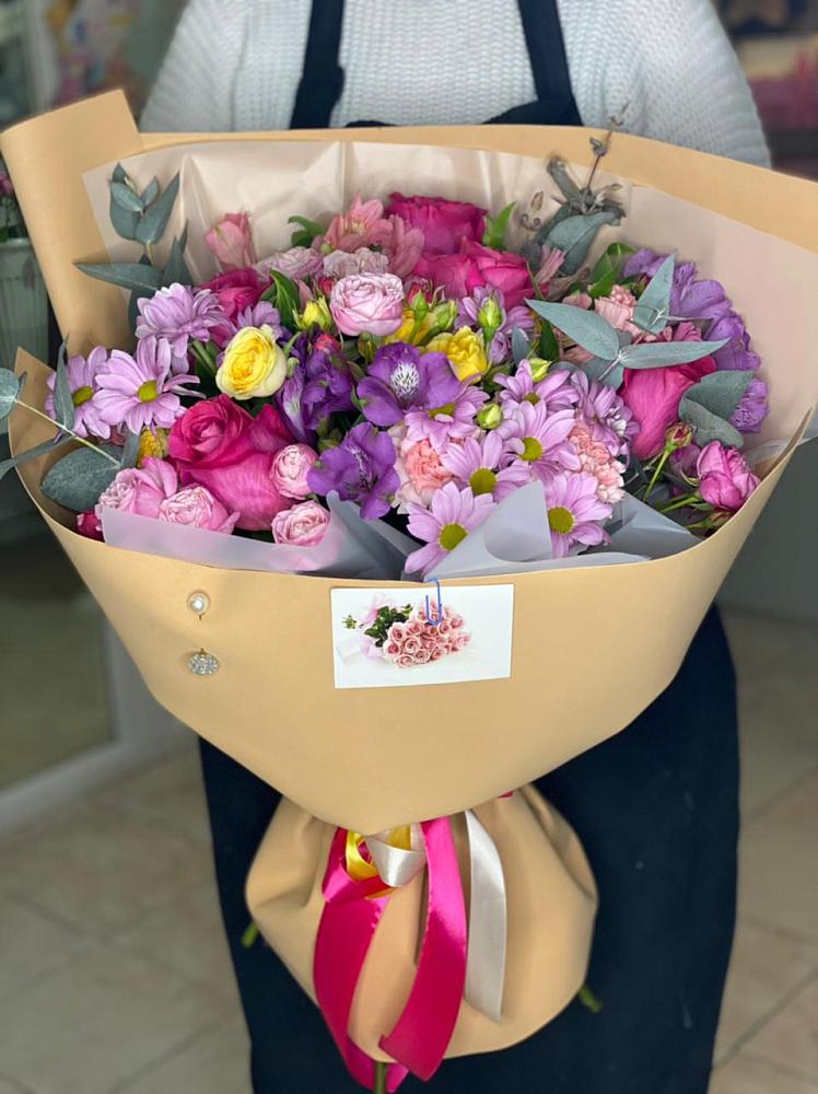 Букет цветов из: Хризантемы, Гвоздики и Альстромерии в Кемь