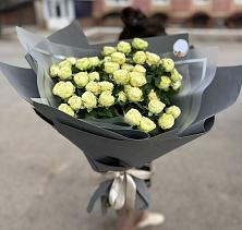 Букет Белые кустовые розы Солинеро в Кемь