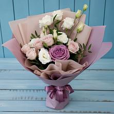 Букет цветов из:  Розы и Лизиантусы в Кемь