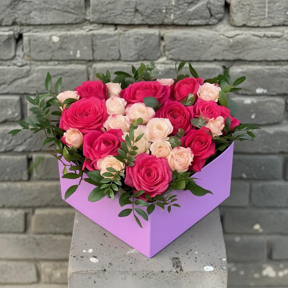Цветочная композиция из Розы в коробке в Кемь