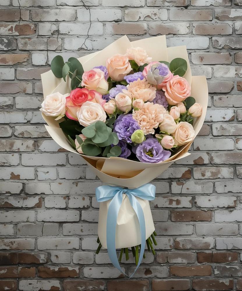 Букет цветов из: Розы, Лизиантусы и Гвоздики в Кемь