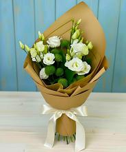 Букет цветов из:  Хризантемы и Лизиантусы в Кемь