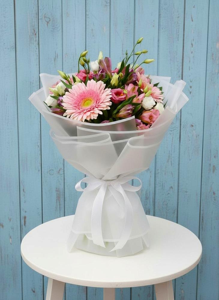 Букет цветов из: Герберы, Альстромерии и Лизиантусы в Кемь