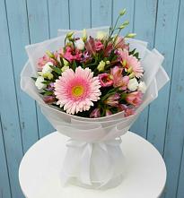 Букет цветов из:  Герберы, Альстромерии и Лизиантусы #REPLACE_PRED# Кемь