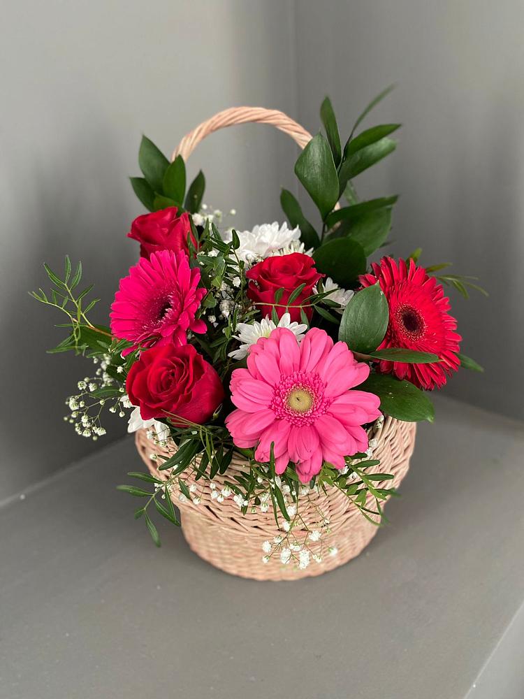 Цветочная композиция из Розы, Хризантемы и Герберы в корзине в Кемь