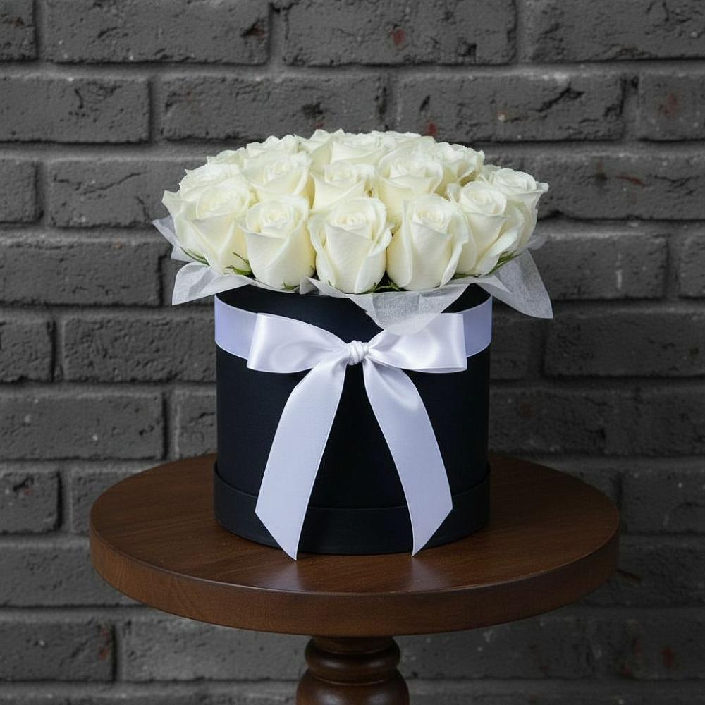 Цветочная композиция из Розы в шляпной коробке в Кемь